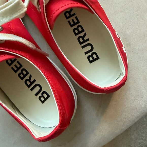Logo-print low-top sneakers - Picture 9 of 11